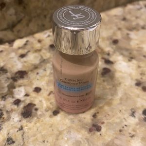 IT cosmetics Bye Bye Breakout Concealer